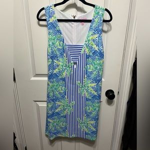 Gorgeous Lilly Pulitzer dress in fun stripe and floral design. Size Large.